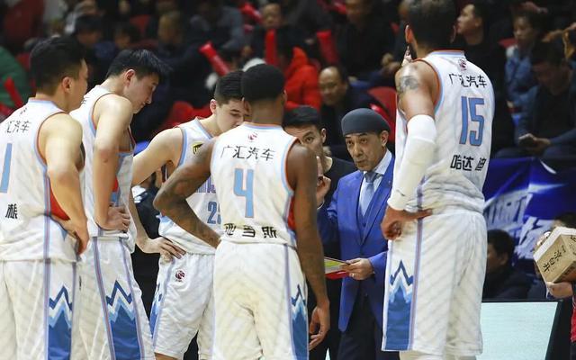 阿尔斯兰和阿迪娜是什么关系,阿尔斯兰母亲