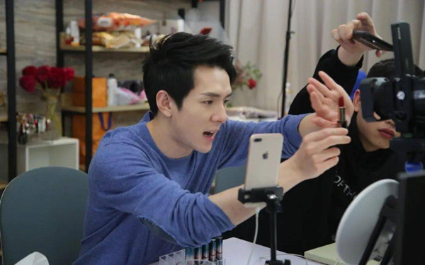 李佳琦、薇娅联手*制抵**，央视点名批评，知名美妆欧莱雅跌落神坛