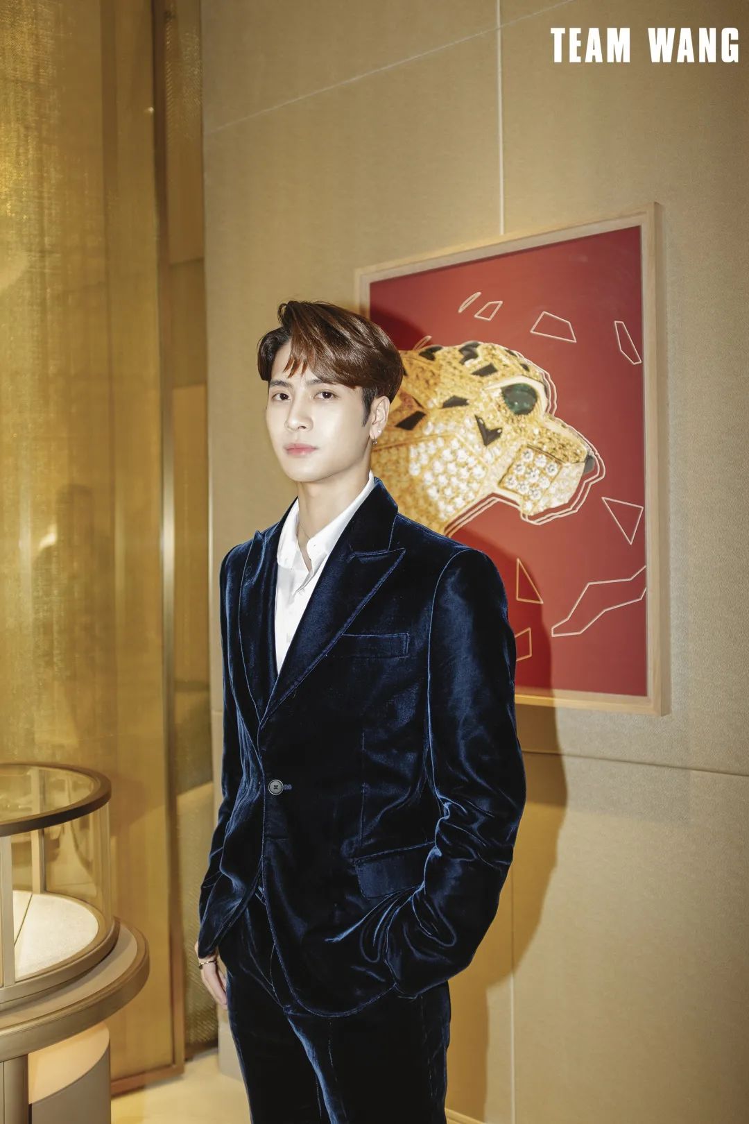 衣品超级好的男明星,王嘉尔穿的蔡徐坤同款衣服