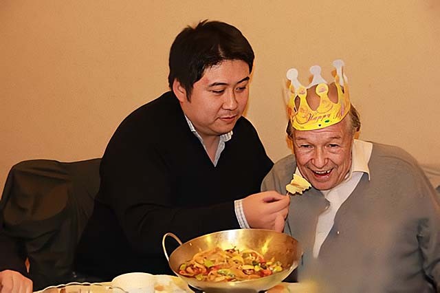 中国小伙为报答瑞士房东为其送终,2012年老人去世:想长眠于中国