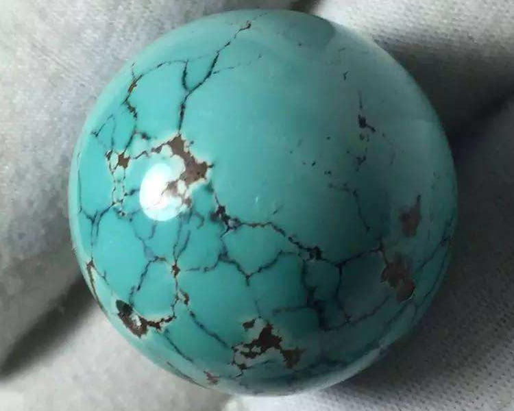 怎样鉴定绿松石的价值,怎样才能看出最好的绿松石