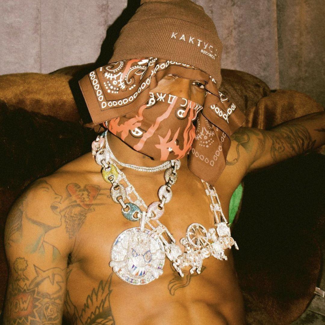 travisscott罕见上脚,travisscott紧张时刻