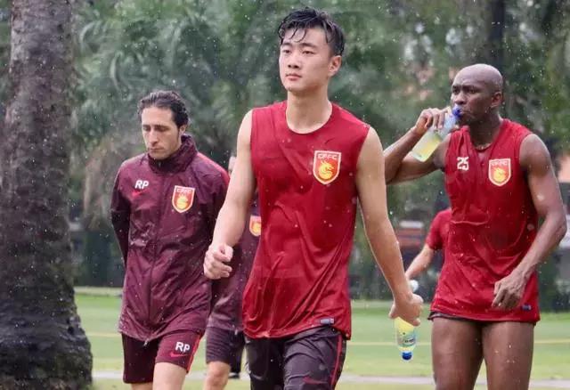 中超u23球员打进首球,他曾经一夜成名