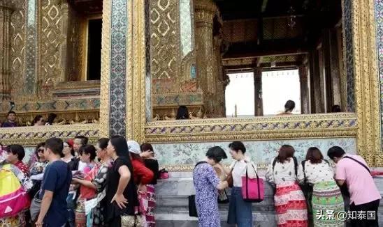 中国人在泰国卖佛牌被抓,为何那么多人被泰国佛牌生意所骗