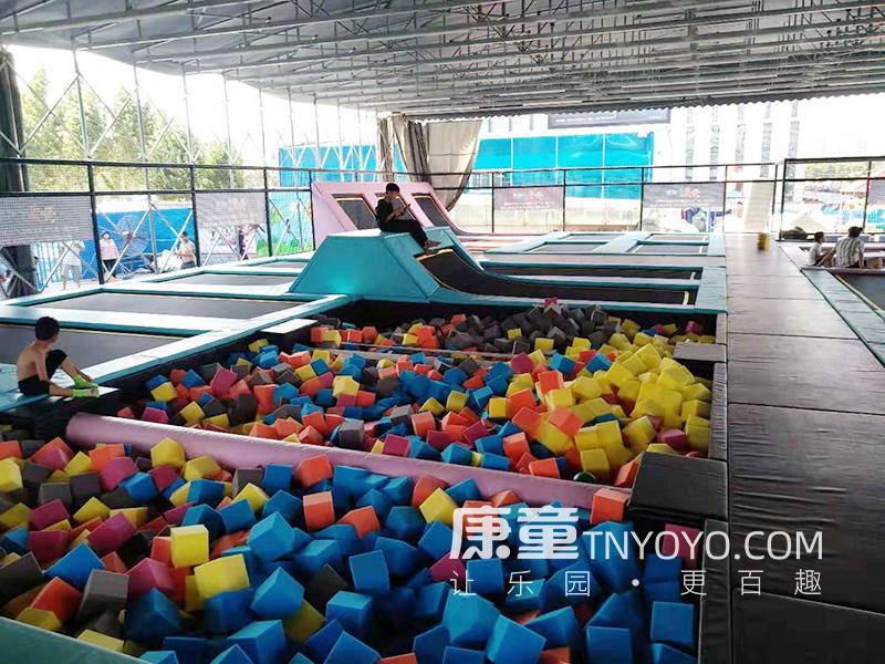 成人蹦床加盟条件及费用,零重力游乐场加盟