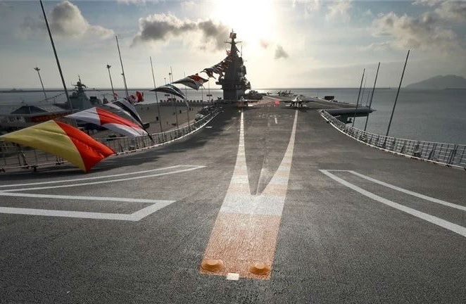 山东舰飞行甲板用钢强度是多少,山东舰钢板有多厚