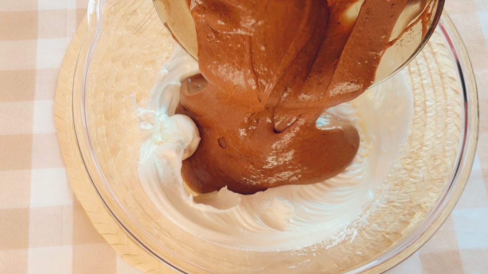 超柔软巧克力戚风蛋糕教程,巧克力戚风蛋糕做法8寸详细教程