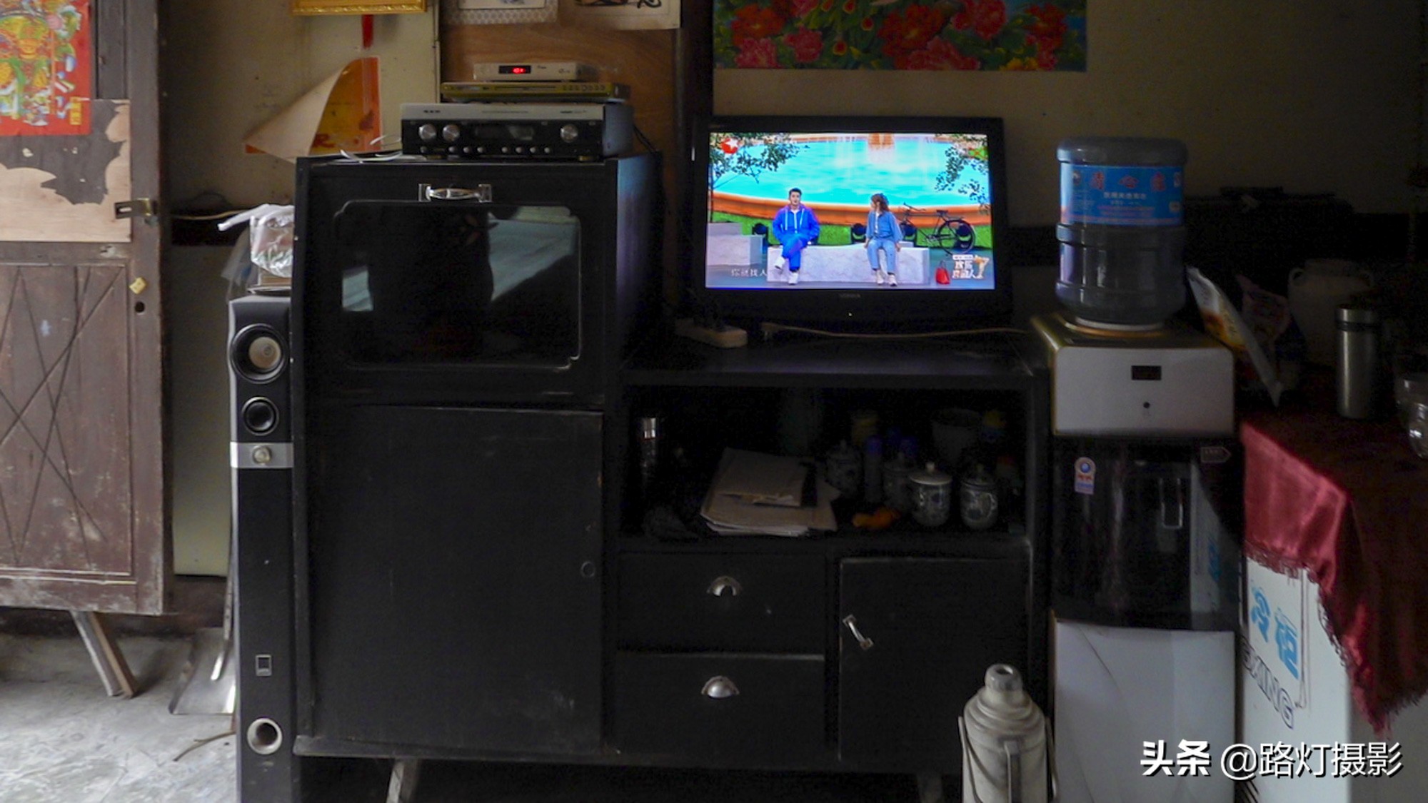 贵州一户人家隐居山洞已经300多年,贵州一山洞隐居16年的60岁老人