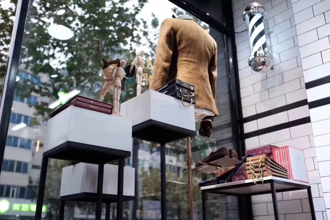 如何用发蜡弄个发型教程图解,各种发型发蜡使用方法图解