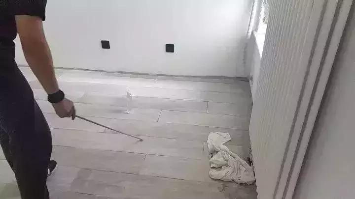 铺方形木纹砖后悔的真实感受,为什么家里不建议铺木纹砖