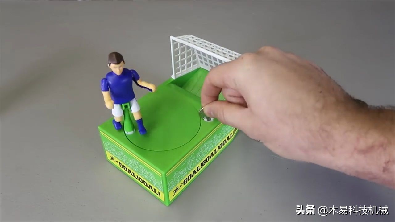 “猴子脸”会“吞钱”，它是怎样做到的？切开后才知啥结构