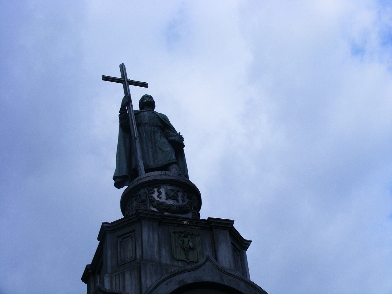 瓦良格就是维京的吗,俄罗斯人的祖先是匈奴吗