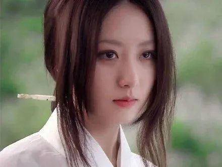 冰雪薇甜现状图片,冰雪薇甜现在有钱吗