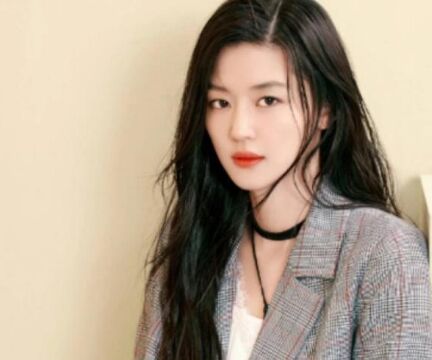 韩国公认四大神颜女生,真正的宋慧乔最漂亮的照片