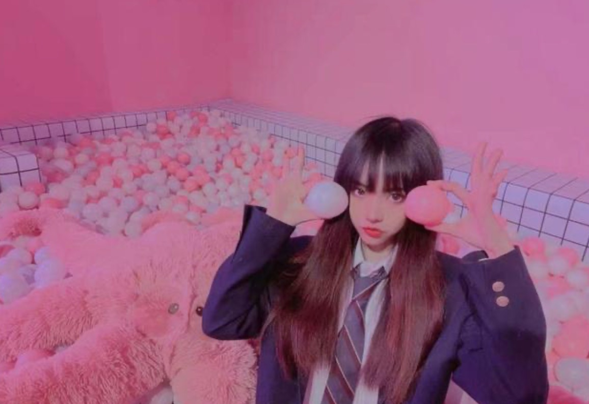 学识加成美得自然真实！温大老师像吴彦祖张震，思政老师撞脸Lisa