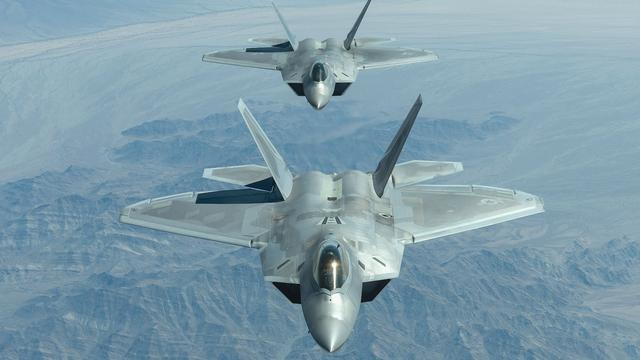 美国最先进的f-22战斗机,美国f-22猛禽战斗机视频