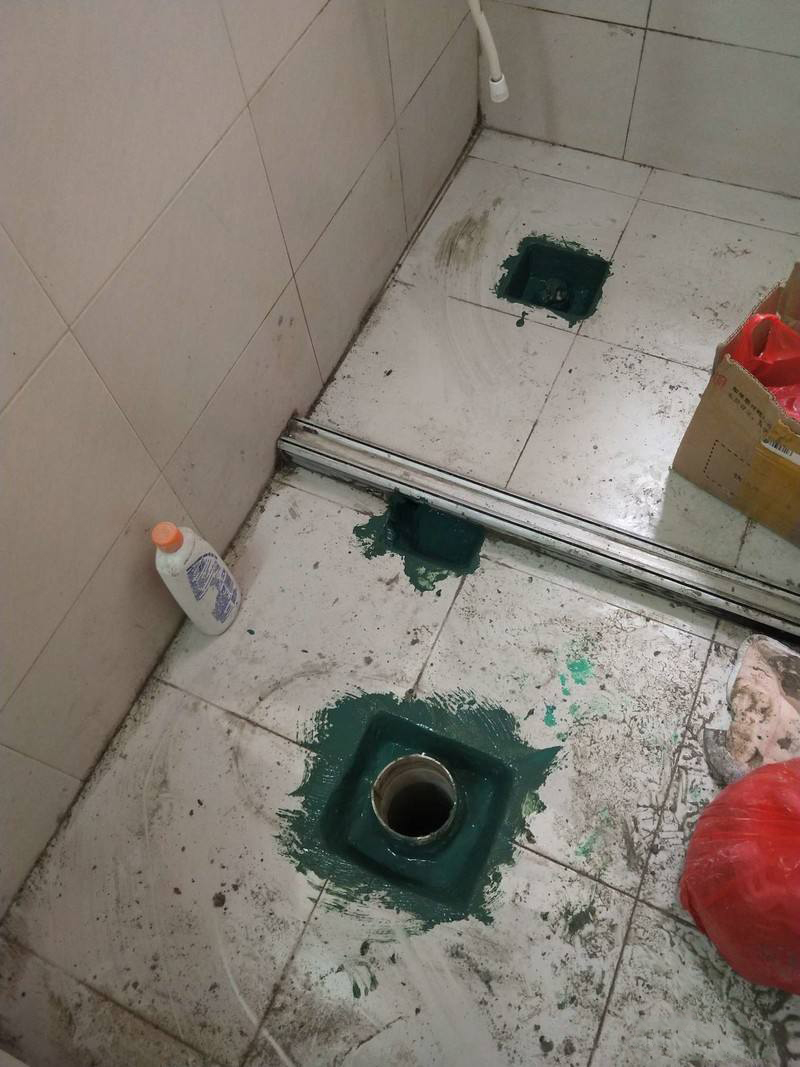 马桶漏水又臭又骚？专业老师傅：十之八九问题就出在这