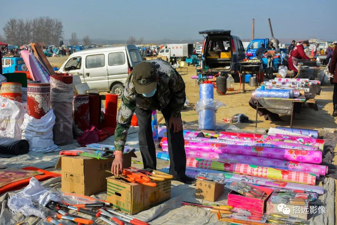 龙口粉丝主产区张星农村大集开市了!来赶集的人还不少来