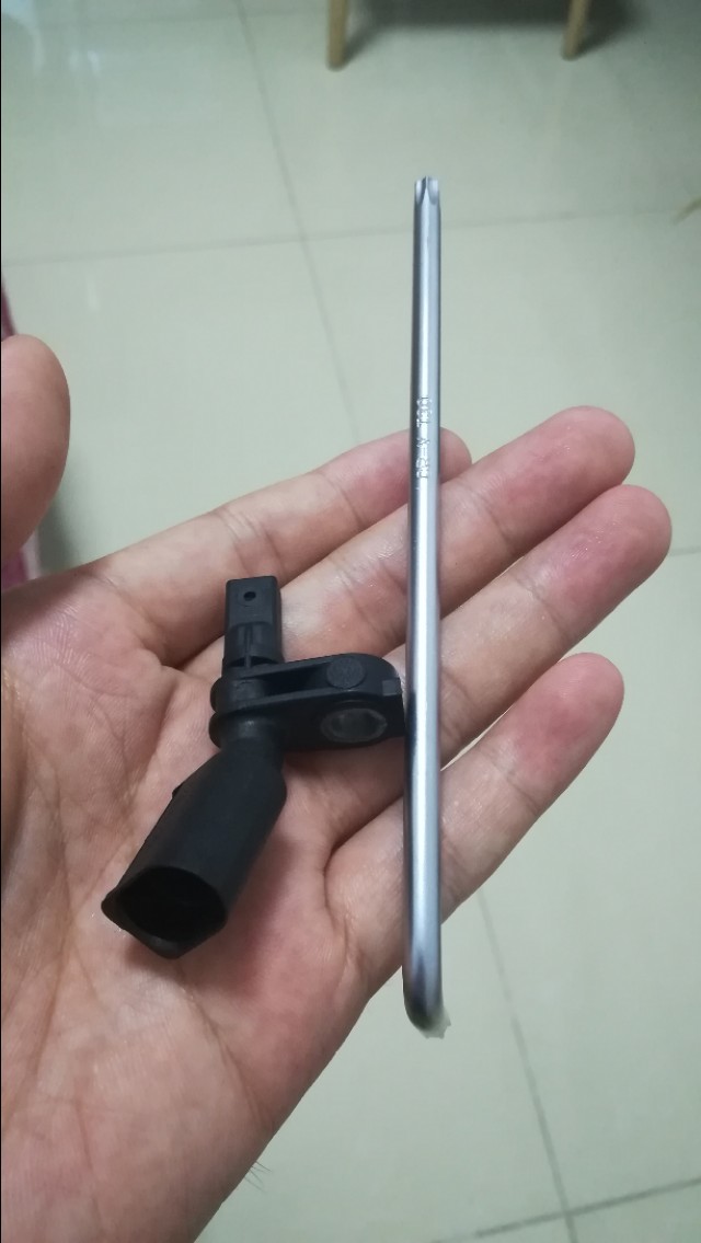 桑塔纳abs传感器更换教程,新桑塔纳更换机油压力传感器