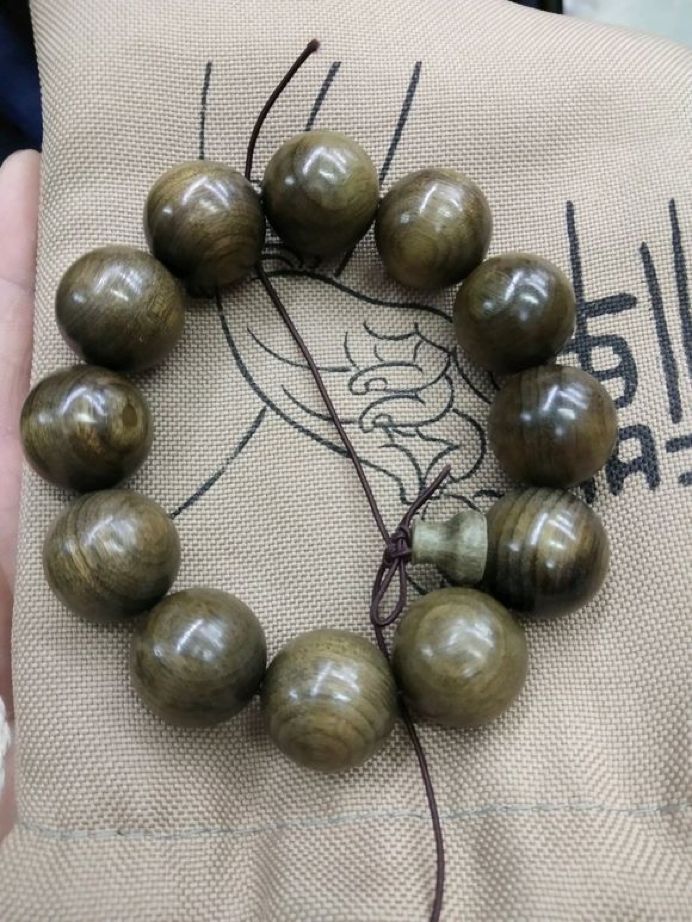 金丝楠枯木老料手串极品图片,极品金丝楠手串