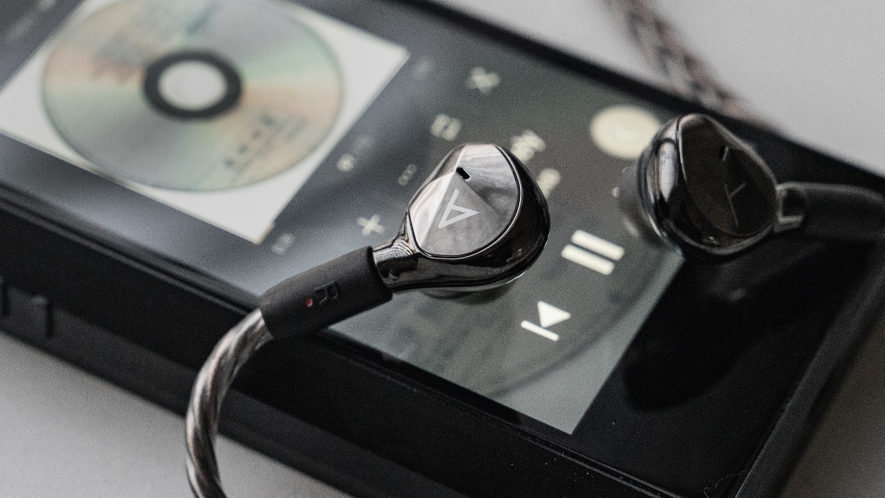 声学艺术品,AstellKernAKT9iE特斯拉动圈耳机听音谈