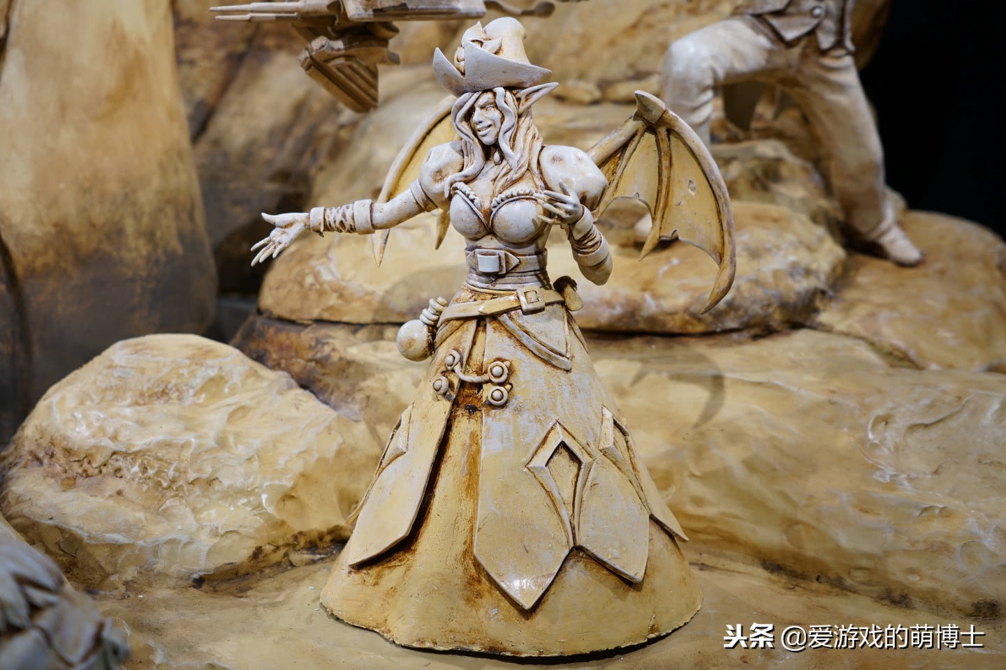 重现经典LCK对战，《英雄联盟》主题公园打卡雕塑创作