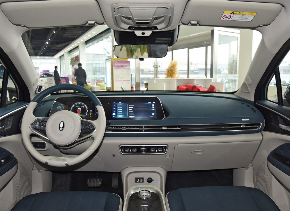 方方正正的新能源复古汽车,这样的复古风汽车也是很迷人的