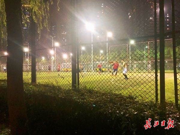 娴佸嚭姹楁按娴戣韩鑸掓湇,娴佷竴韬睏