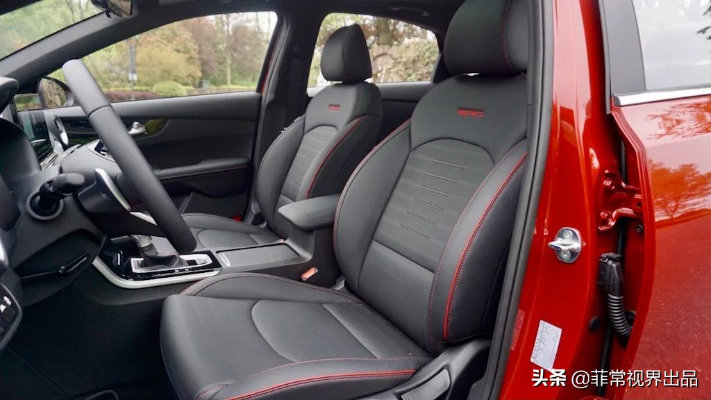 起亚k32021款改款1.5lcvt时尚版,起亚k32020款1.5lcvt智享互联版