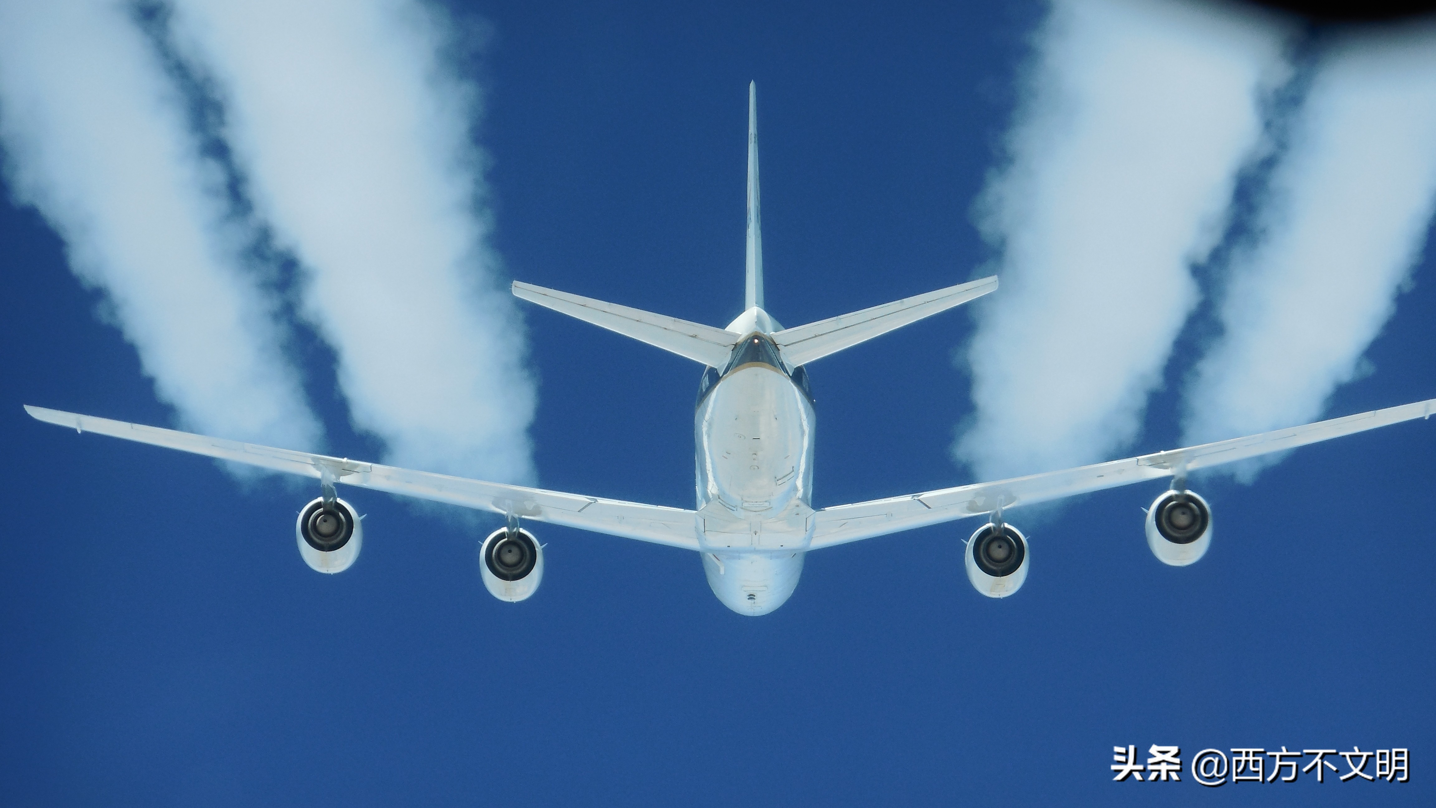 飞机空中放油全过程,油到处飞是什么原因