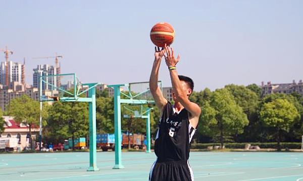 男生身高多少才不算矮,男生身高一般多少才算矮