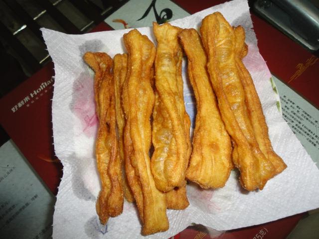 油条酥脆是多放小苏打还是明矾,炸油条是放膨松剂还是放明矾好