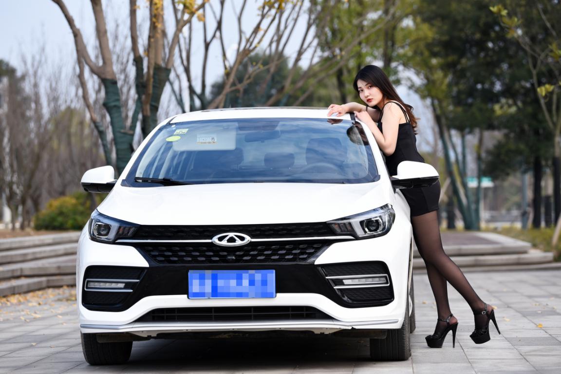 性感女神来袭，看小艾如何低档黑丝长腿的极致诱惑