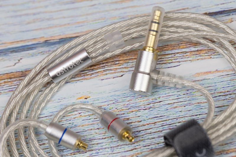 情怀平头塞新品,15mm大振膜,可换线设计,1099元的它你会喜欢吗