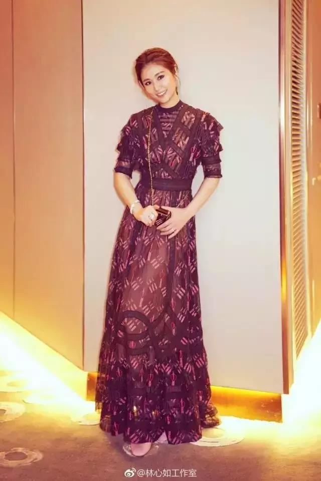 盘点今年流行的连衣裙,今年流行碎花连衣裙吗