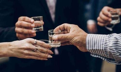 职场酒桌介绍词大全集,职场酒桌的人情世故