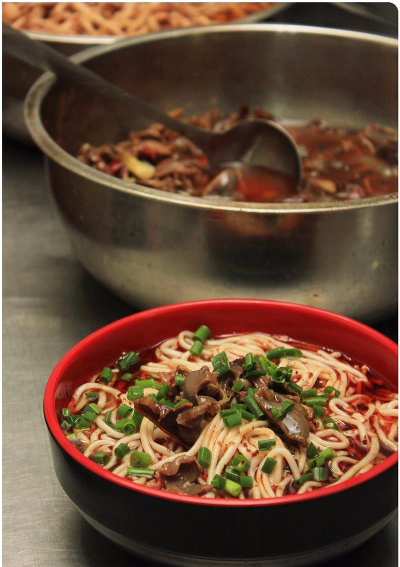 吃在“远航大酒楼”,绵阳学生的最高伙食标准