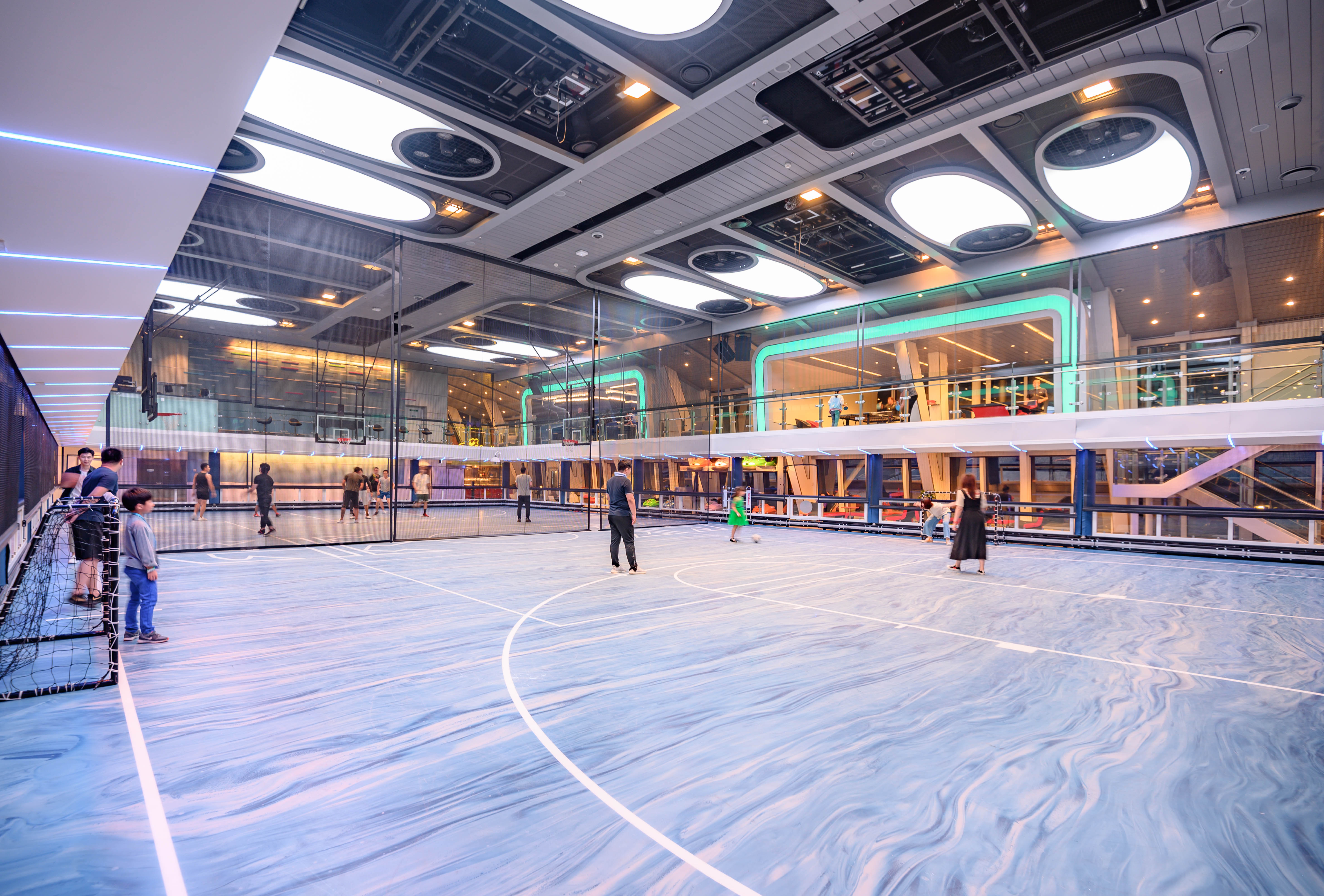 世界第一艘豪华邮轮,世界最大豪华邮轮首航