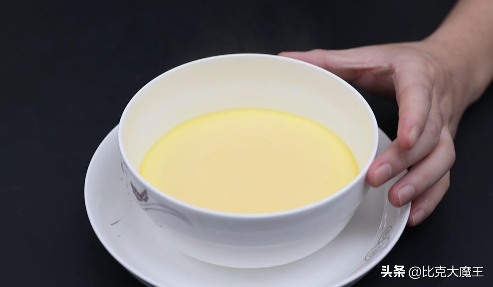不一样的水蒸蛋细嫩爽滑老少皆宜,鲜嫩爽滑的水蒸蛋做法是什么呢