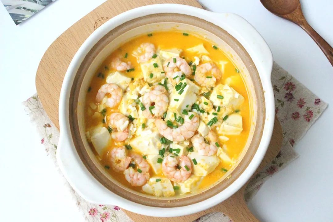 蟹黄豆腐鲜香嫩滑太下饭了,蟹黄虾仁豆腐做法