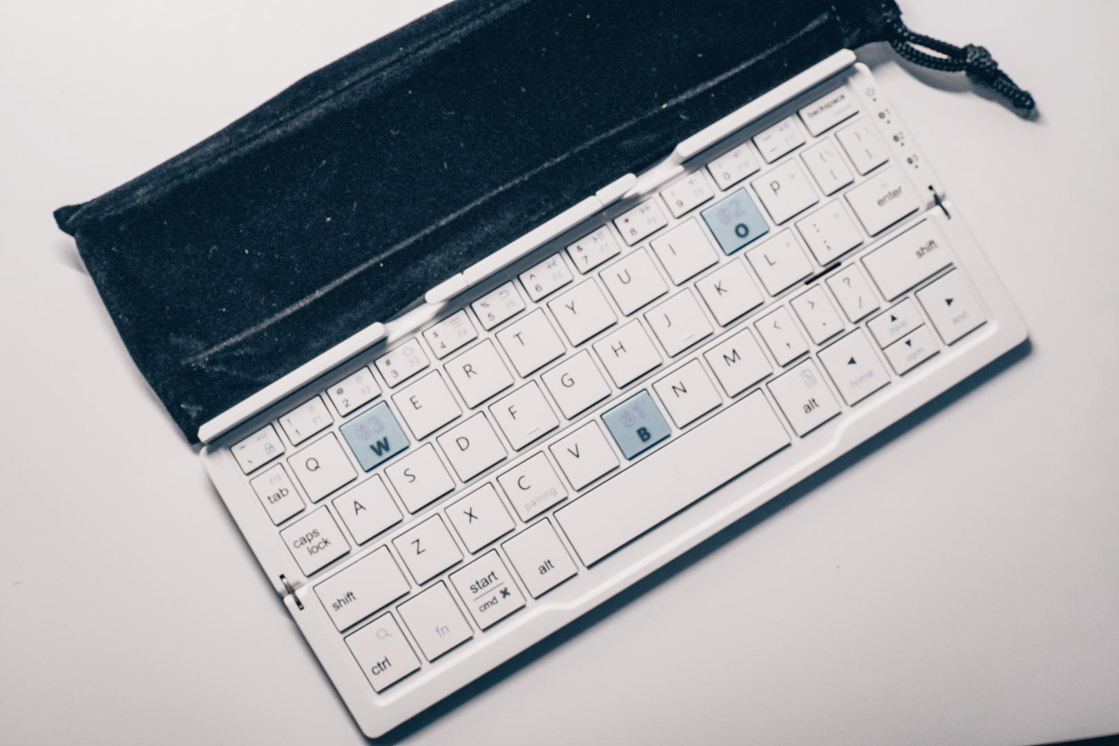 bow航世手机三折叠蓝牙键盘测评,bow航世hb318折叠蓝牙键盘