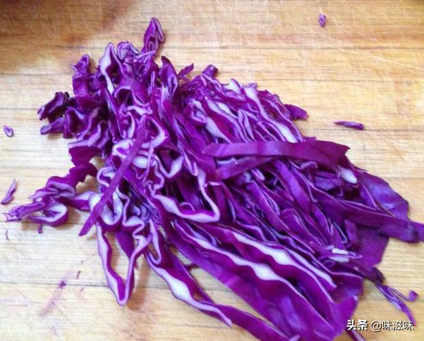 紫甘蓝做凉拌菜怎么更好吃,紫甘蓝凉拌菜怎么做好吃简单