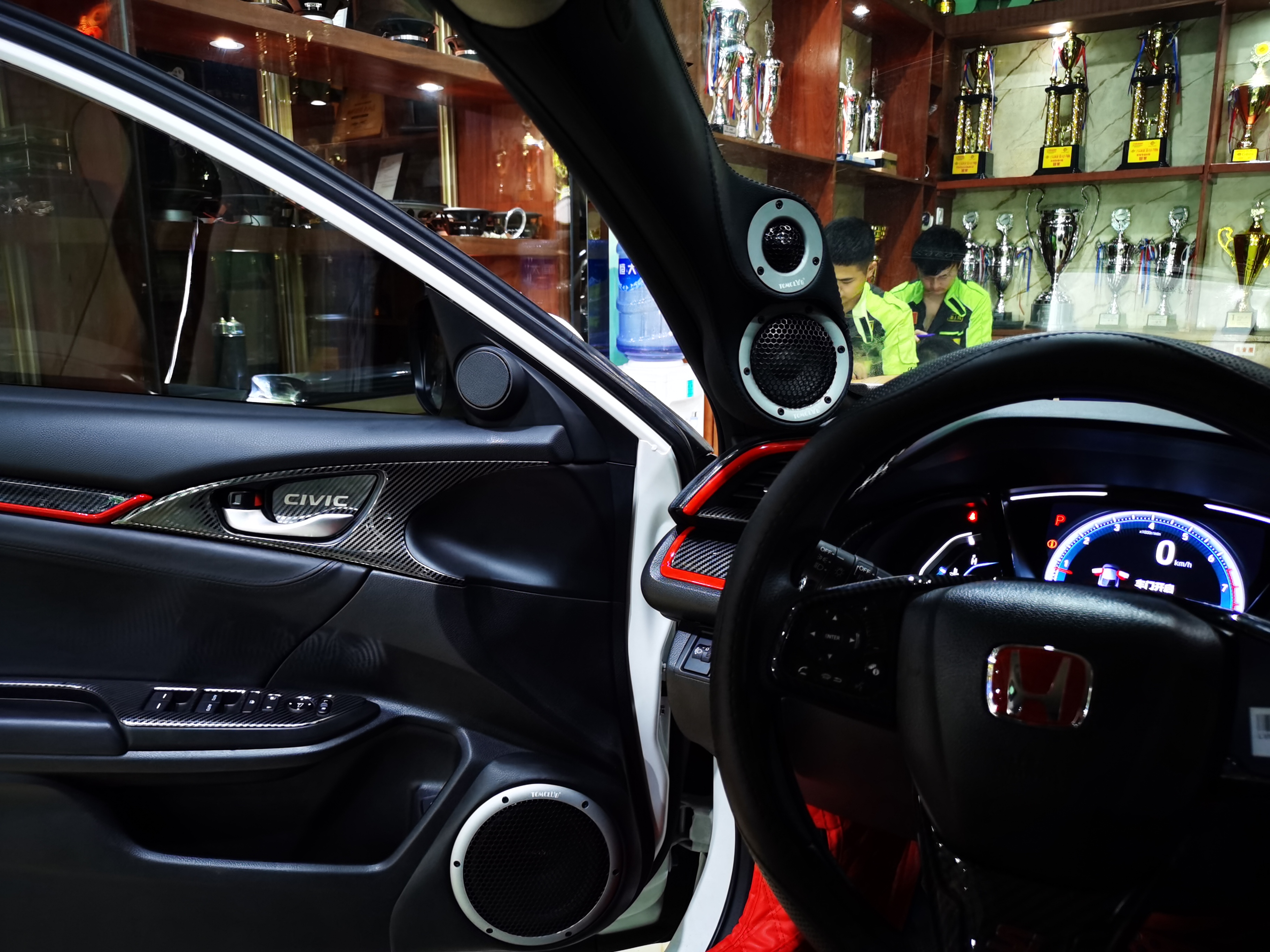 汽车改音响1000块钱预算,改一套汽车音响要多少钱