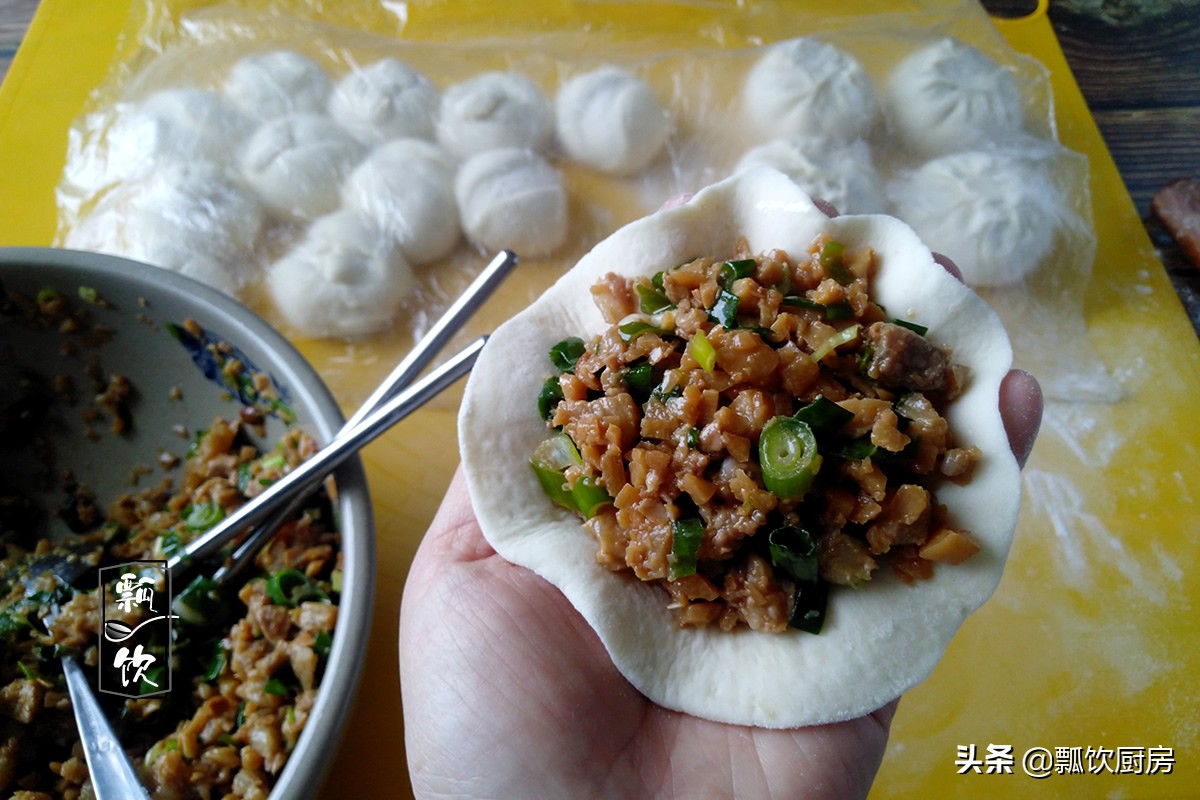 包子这做法，暄软白胖，不塌皮不磁底，放凉了不硬，比买的还暄腾