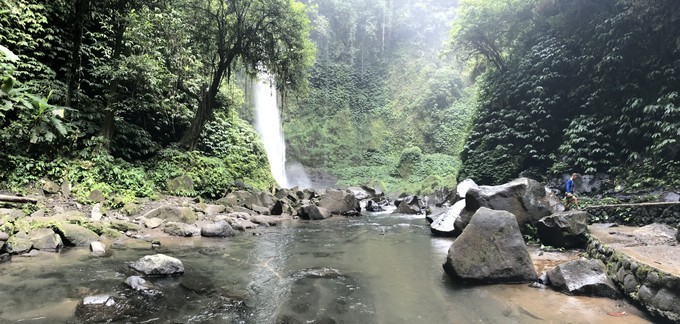 在乌布打个盹然后去吉利岛撒欢