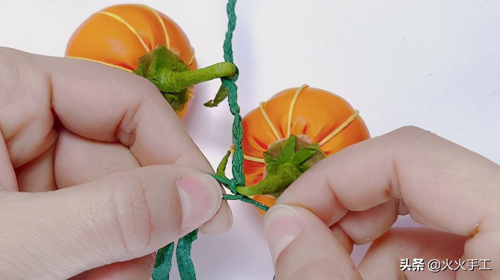 创意气球手工简单做法,长气球做南瓜造型