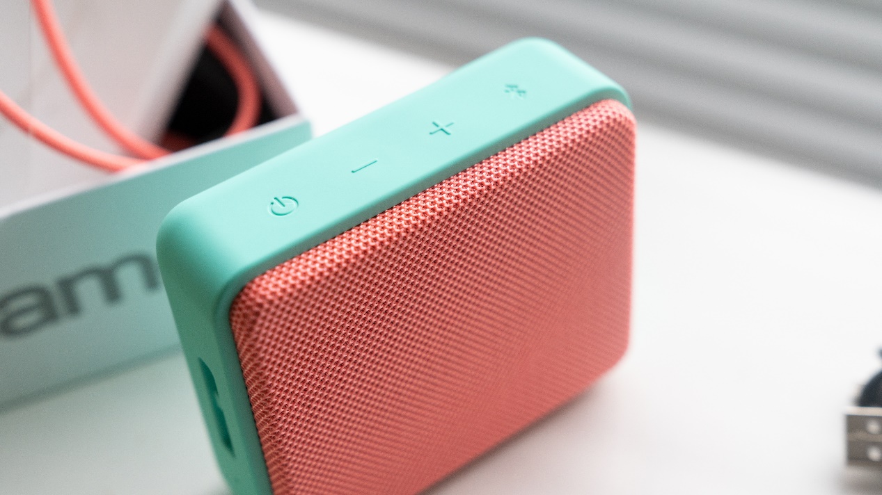 jamo尊宝cub小方盒蓝牙音箱,潮酷蓝牙小音箱尊宝cub开箱