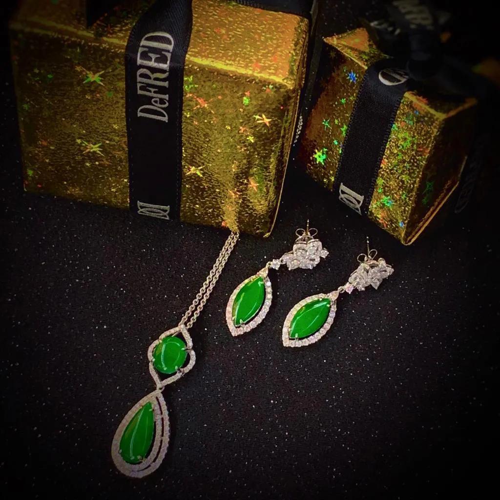 关之琳年轻爱珠宝,香港女星关之琳珠宝