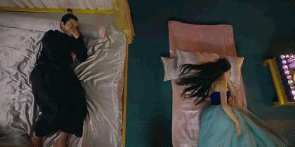 好羞耻！我熬夜刷完了一部主角不停接吻的无脑雷剧