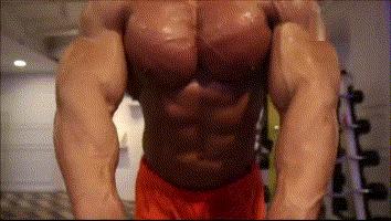 胸肌撑满紧身衣的感觉,胸肌被挤压爆了